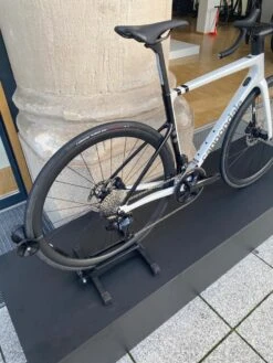 CANNONDALE Supersix EVO Carbon Disc 105 Di2 Cashmere