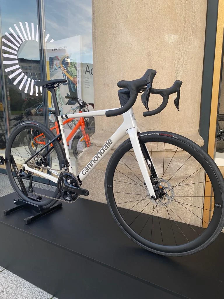 CANNONDALE Supersix EVO Carbon Disc 105 Di2 Cashmere 4 CANNONDALE Supersix EVO Carbon Disc 105 Di2 Cashmere – Bild 4